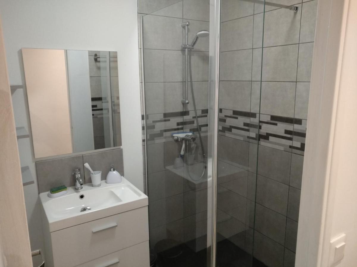 Nouveau! 80m2 Neuf Avec 3 Belles